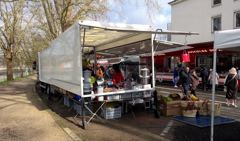 Namur: le marché du bord de l'eau a pris ses nouveaux quartiers
