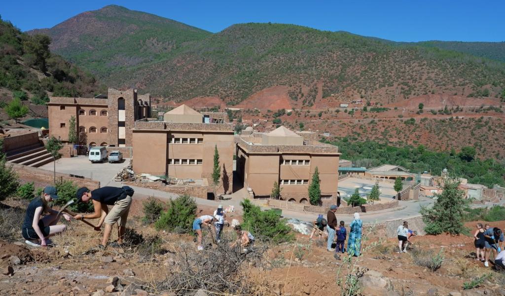 12 rhétoriciens d'Andenne plantent des oliviers au Maroc