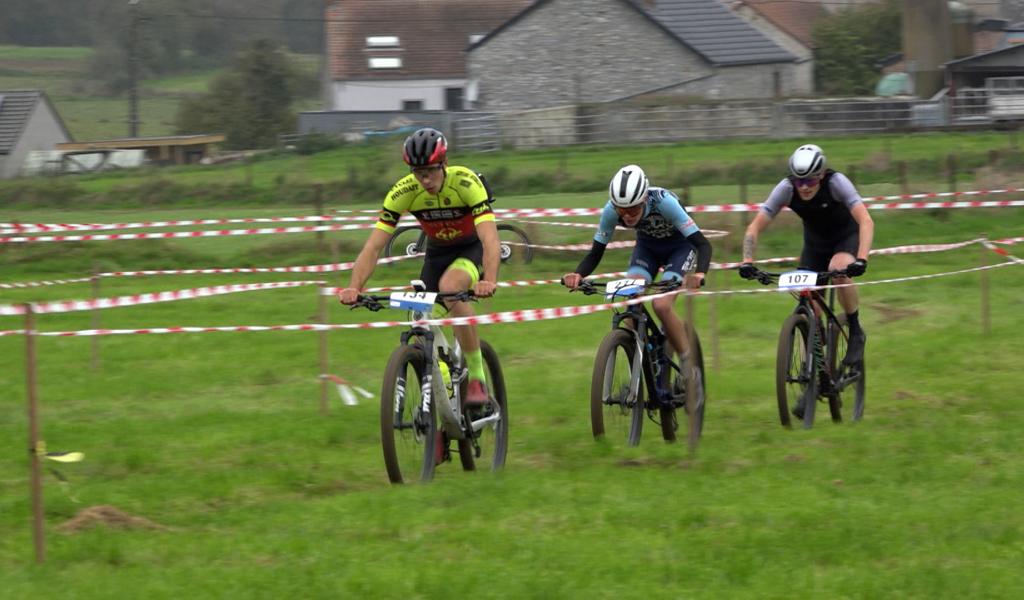 Cyclocross namurois de Mettet : De belles batailles sur un parcours remodelé en dernière minute