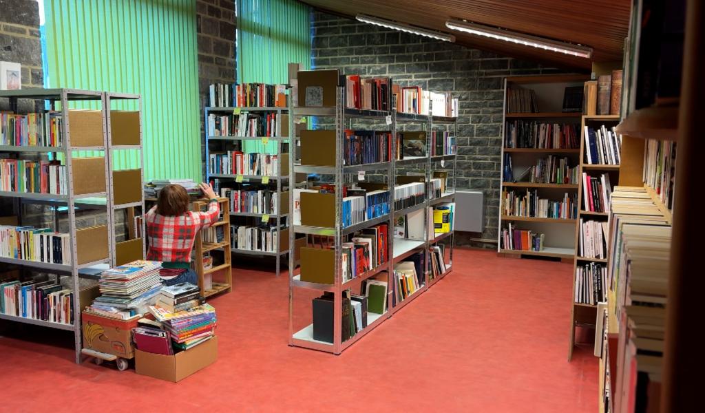 Une habitante de Cerfontaine crée une... bibliothèque