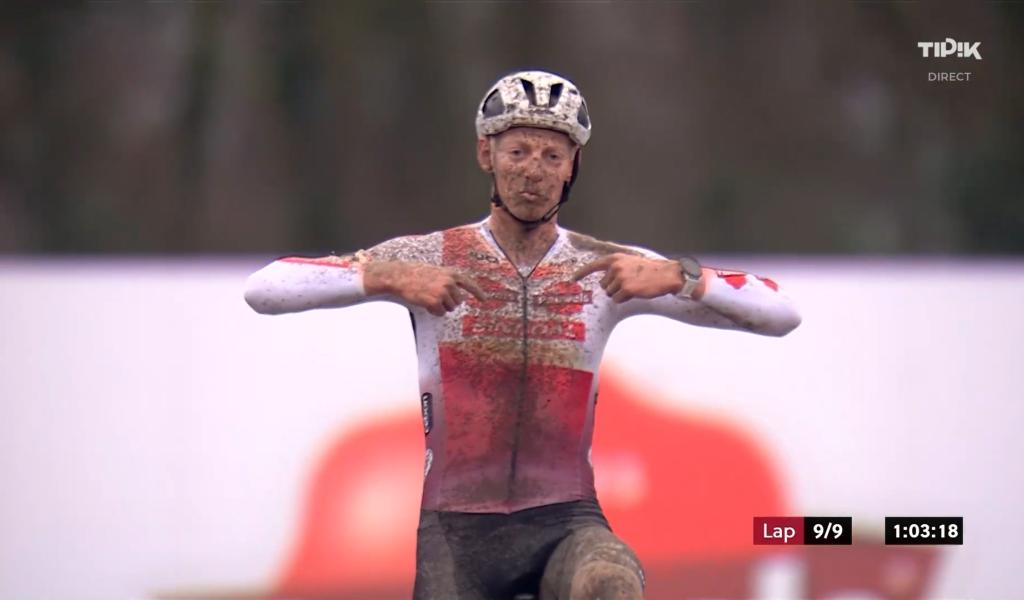 Cyclocross de Namur : Vanthourenhout s'impose dans une course à rebondissement, le doublé pour Alvarado