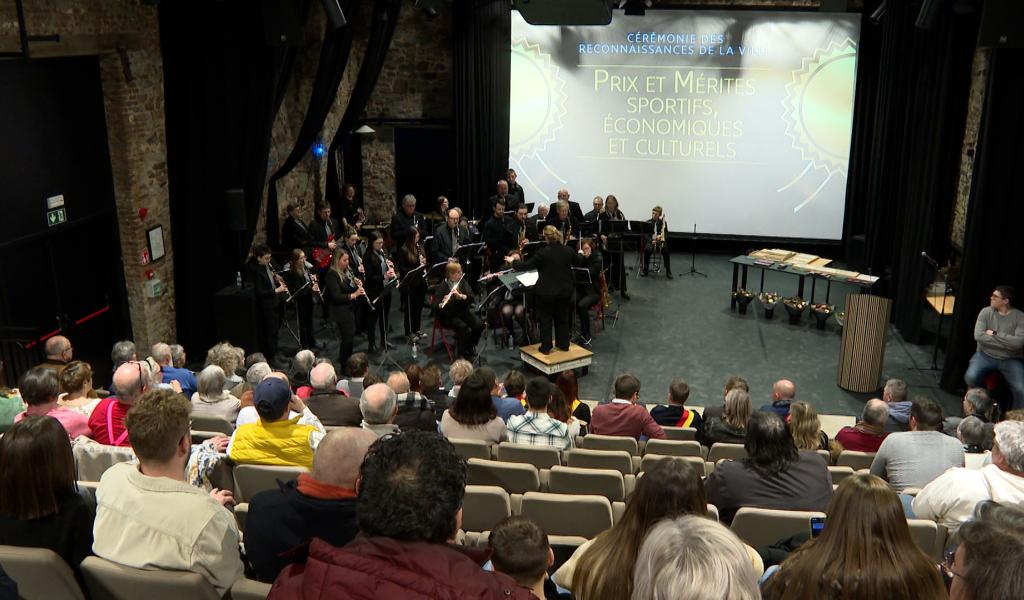 Remise des mérites sportif, économique ,culturel à Fosses-la-ville