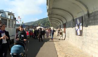 Une galerie à ciel ouvert en bord de Meuse à Namur