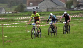 Cyclocross namurois de Mettet : De belles batailles sur un parcours remodelé en dernière minute