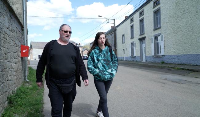 Á Surice, à cause de la pénurie de chauffeurs de car, Danielle a raté l'école durant un mois