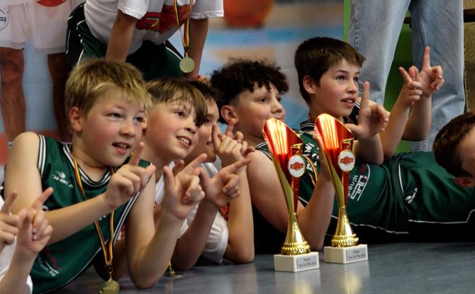 Les jeunes basketteurs de Belgrade dominent les "Boys Can Play" en 3x3