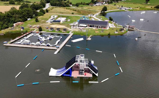 Série d'été: L'Eau - Découvrez les activités nautiques du "Spin Leisure Park" sur les Lacs de l'Eau d'Heure