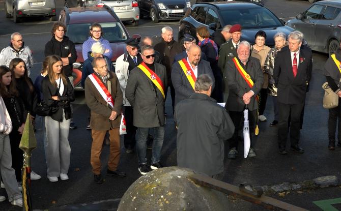 Armistice : un parcours fait par des jeunes de Jemeppe-sur-Sambre, honorant nos héros de guerre